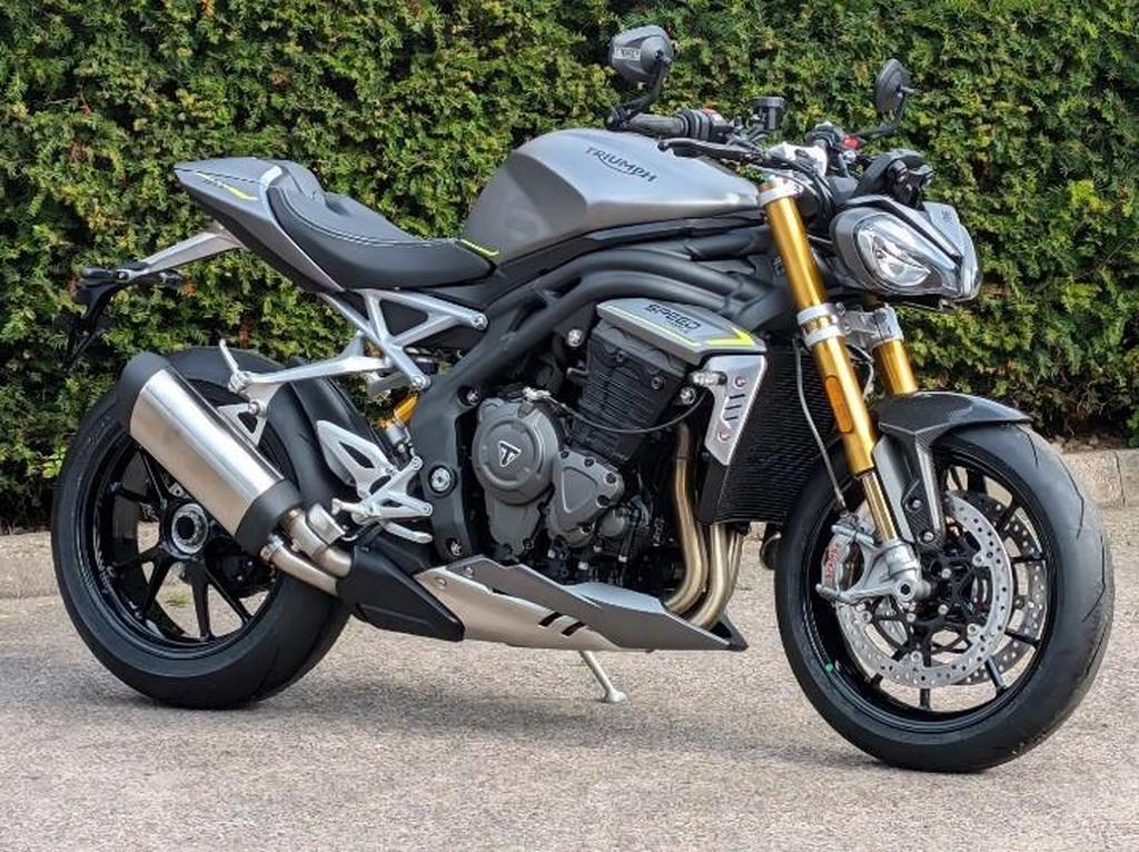  triumph speed triple 1200 rs 1160cc 