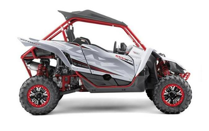  2018 yamaha yxz1000r ss se pearl white w/black suntop   beadlock wheels 
