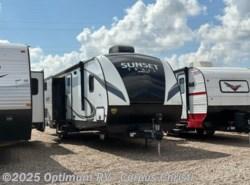  used 2019 crossroads sunset trail super lite ss331bh   CrossRoads Sunset Trail Mid-Range Family Travel Trailer